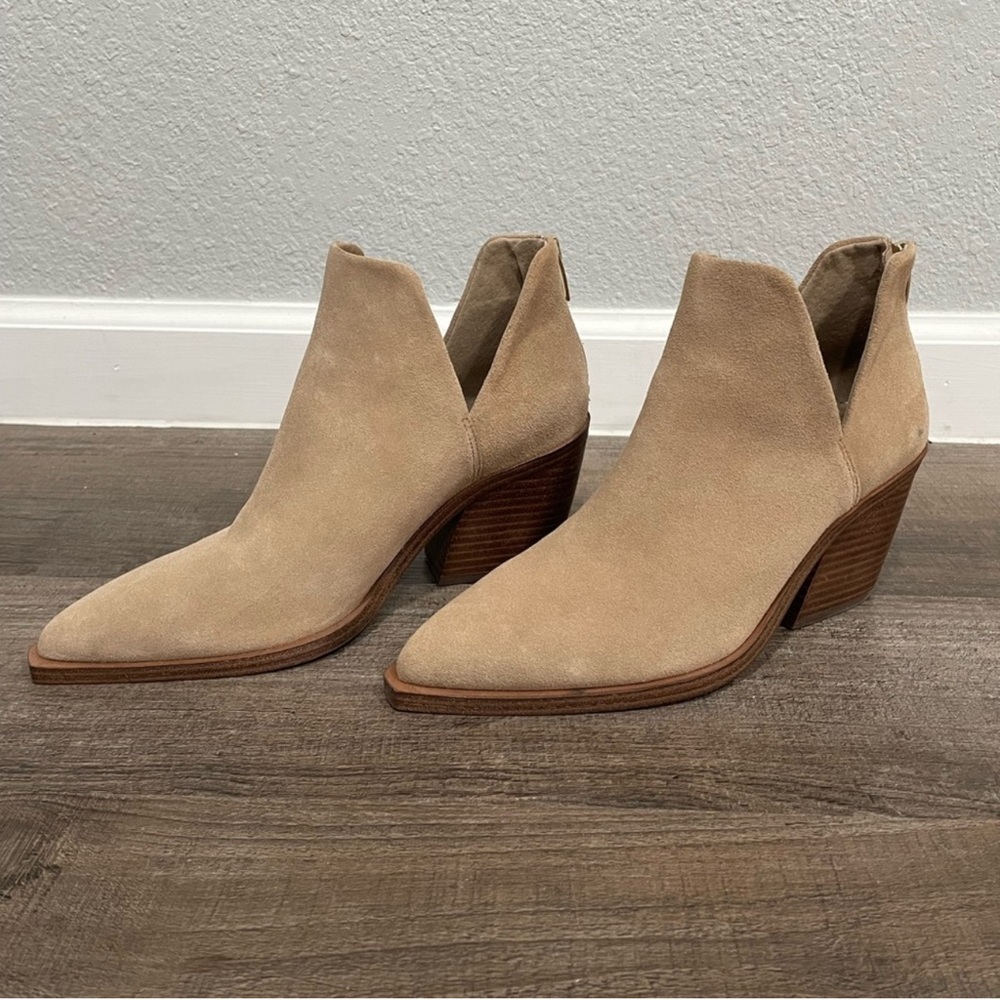 Vince Camuto Stylish Tan Ankle Boots